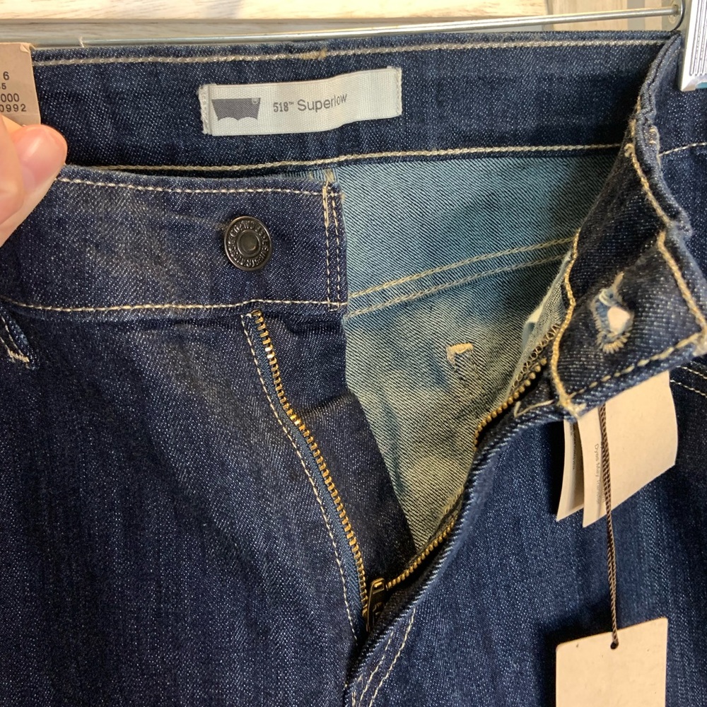 Levi’s Women’s 518 Superlow Dark Wash Low Rise Bootcut Denim Jeans NWT 31 - Picture 10 of 15